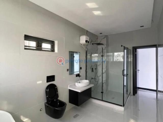 House for sale in Eti Osa, Lagos