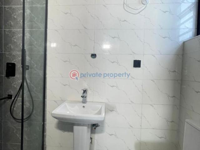 House for sale in Eti Osa, Lagos