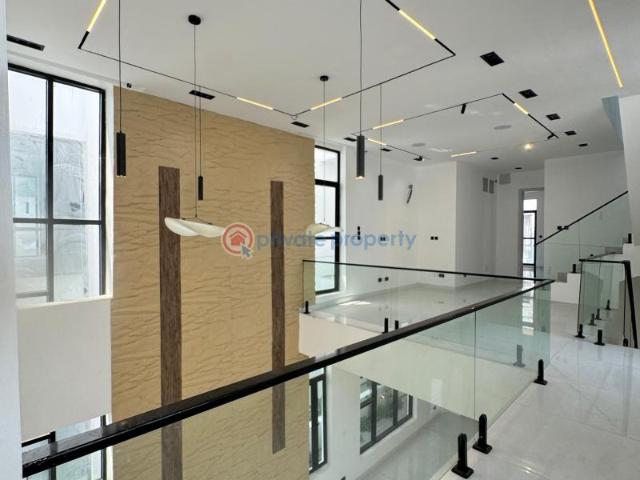 House for sale in Eti Osa, Lagos