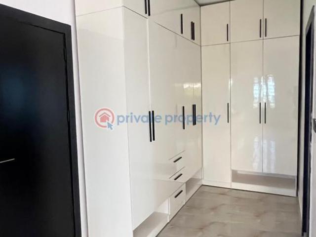 House for sale in Eti Osa, Lagos