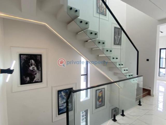 House for sale in Eti Osa, Lagos