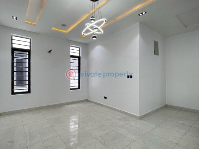House for sale in Eti Osa, Lagos