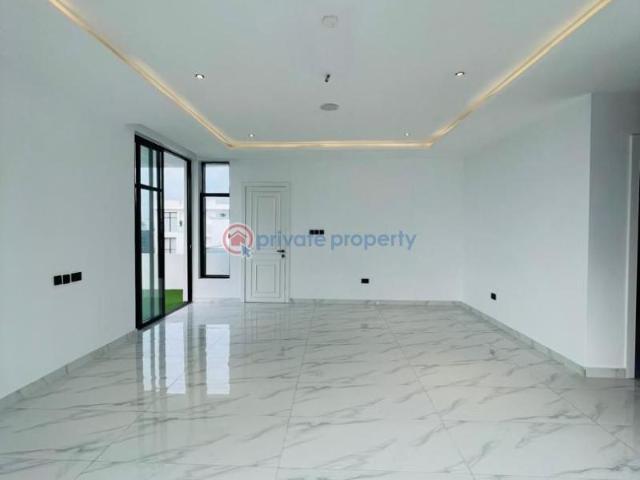 House for sale in Eti Osa, Lagos