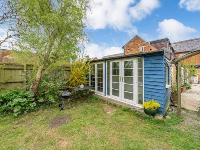 House for sale in Aston Clinton, Buckinghamshire