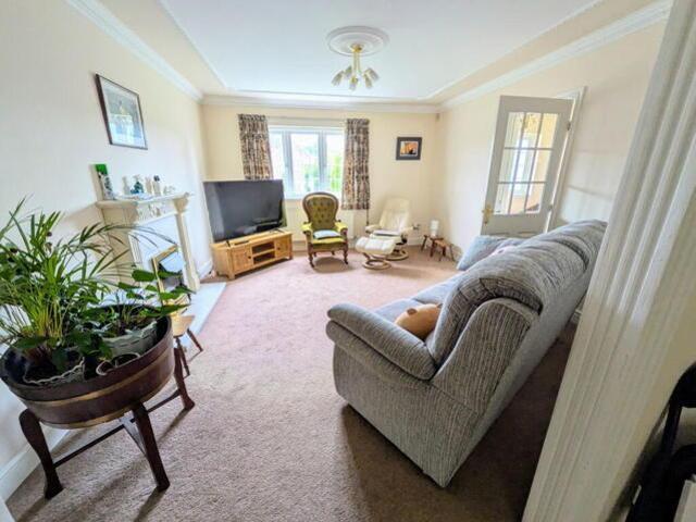 House for sale in Cwmgwili, Wales