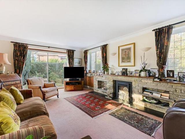 House for sale in Hatching Green, Five Acres