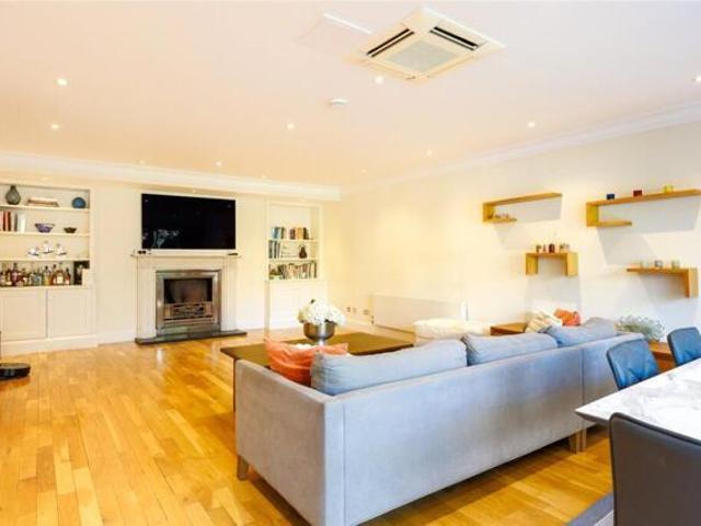 House for sale in Greater London