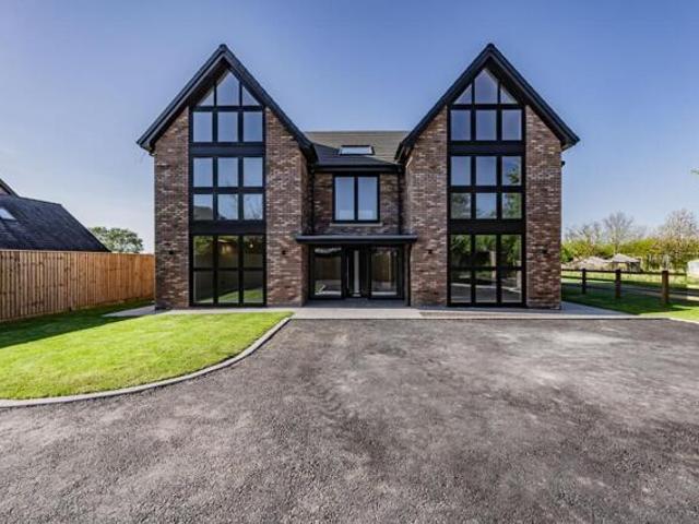 House for sale in Longton, Firbank