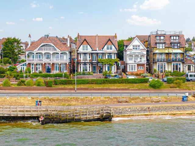 House for sale in Westcliff-on-Sea, Alton Barnes