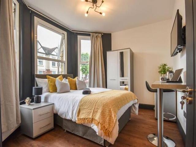 House for sale in Southend City Centre Neighbourhood, Alton Barnes