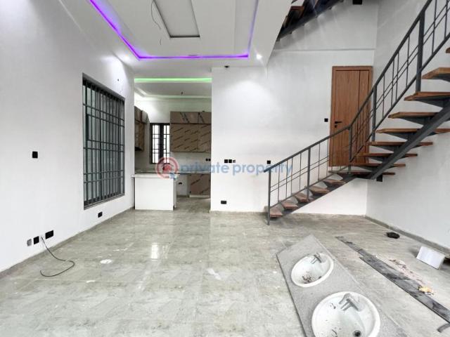 House for sale in Eti Osa, Lagos