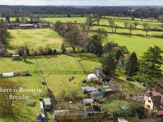 Room for sale in Tidbury Green, West Midlands