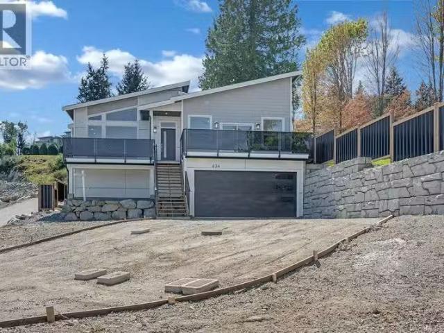 House for sale in Ladysmith, British Columbia