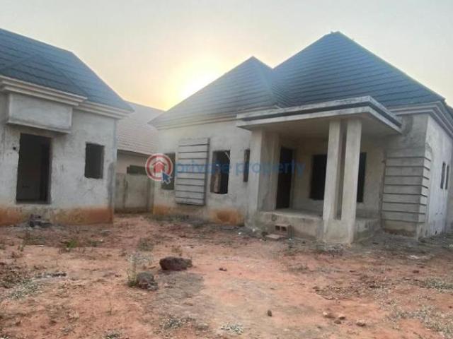House for sale in Asaba