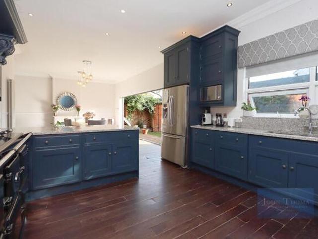 House for sale in Chingford, Chingford