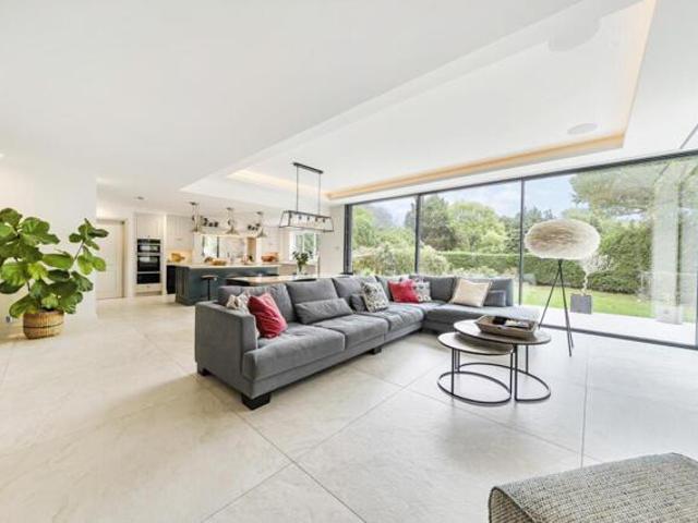 House for sale in Gerrards Cross, Tatling End