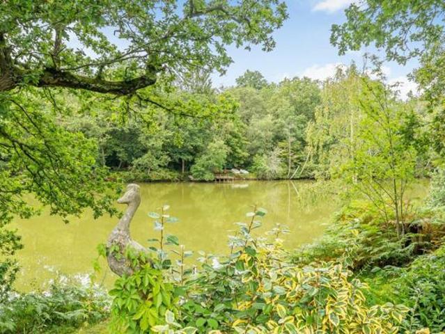 House for sale in Pachesham Park, Surrey