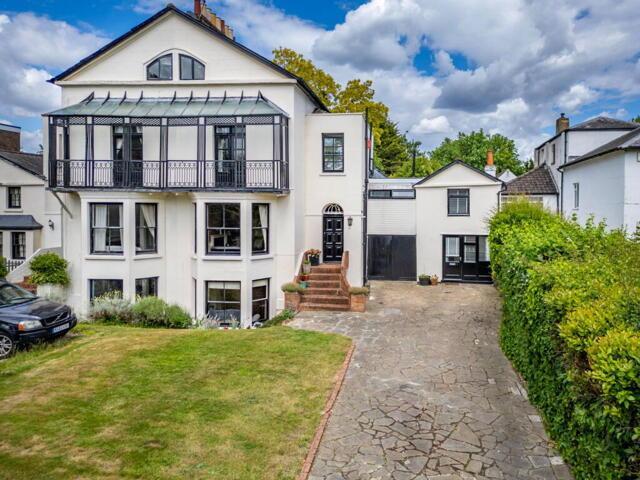 Farm for sale in Bromley, Widmore