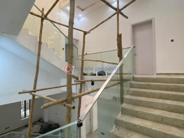 House for sale in Eti Osa, Lagos