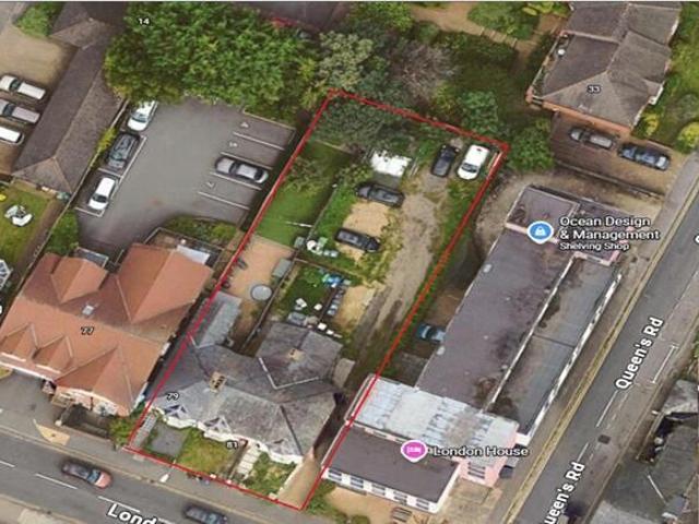 House for sale in Totteridge, Cressex