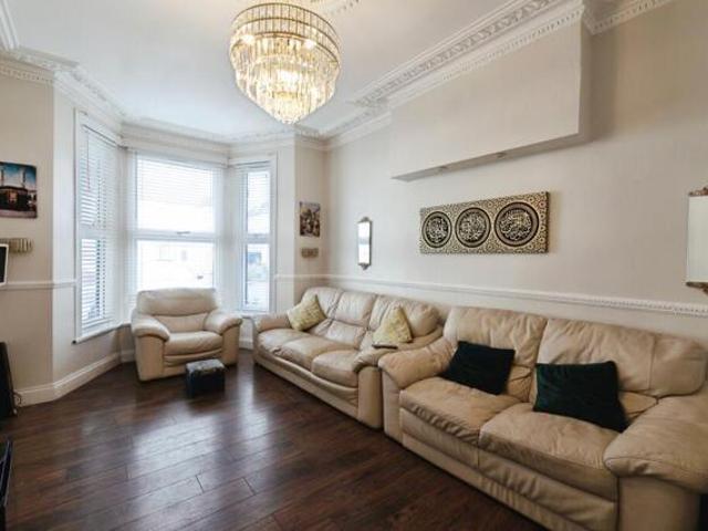 House for sale in Loxford, Seven Kings