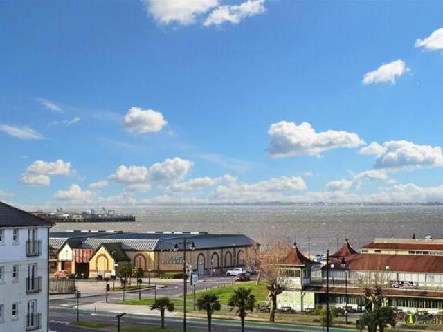 House for sale in Oakfield, Ryde