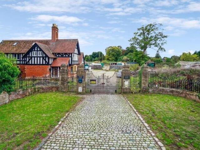 House for sale in Burnham, Slough