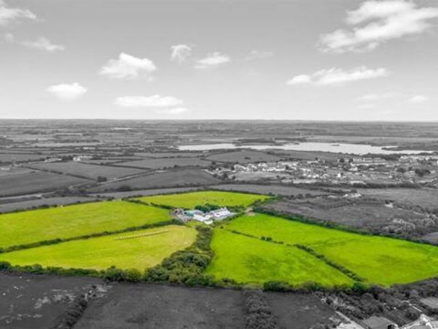 House for sale in Llanfihangel yn Nhowyn, Caergeiliog