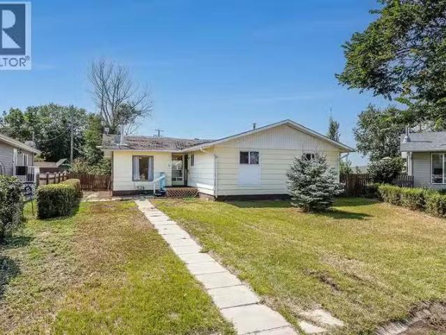 House for sale in Irvine, Alberta