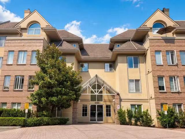 Condo for sale in Surrey, British Columbia