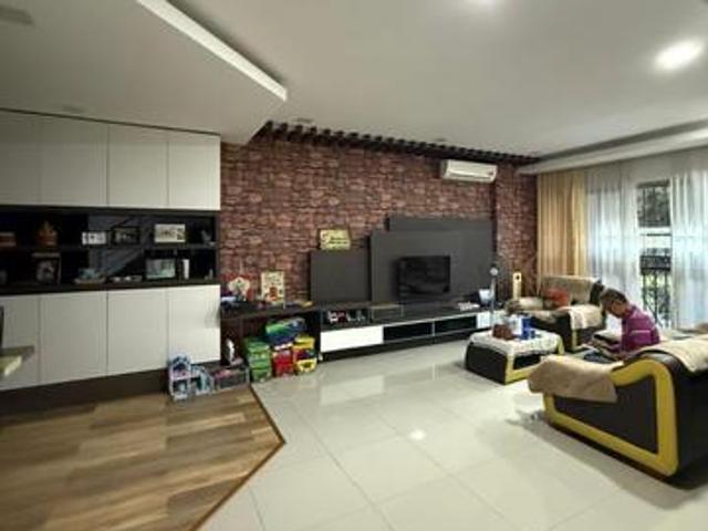 Townhouse for sale in Kota Samarahan, Bahagian Samarahan
