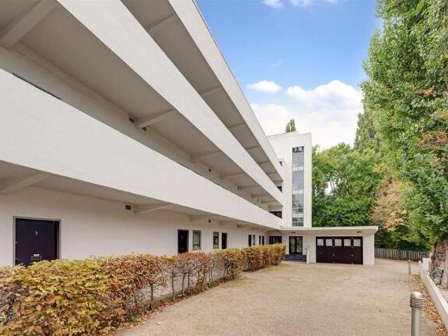 Apartment for sale in Belsize Park, Greater London
