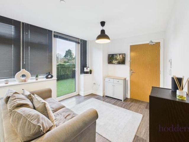 Apartment for sale in Row Town, Surrey