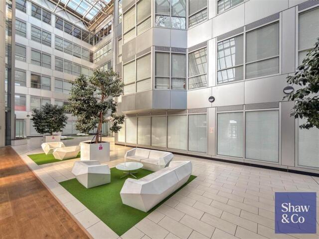 Apartment for sale in London Borough of Hounslow, Greater London