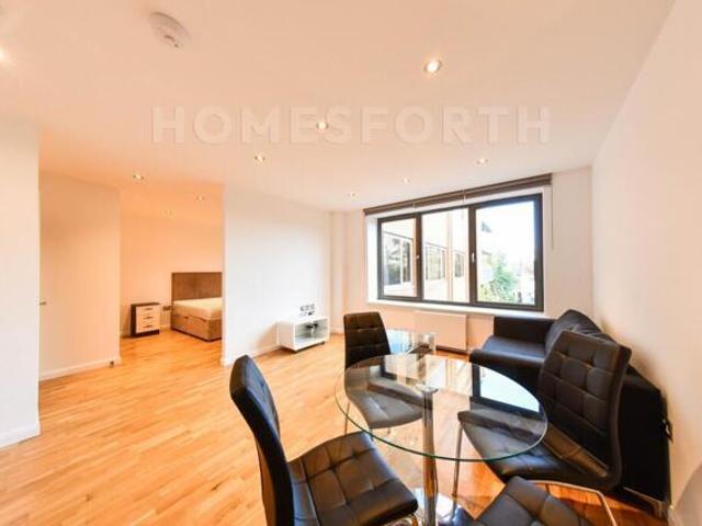 Apartment for sale in Kenton, Cat Hill