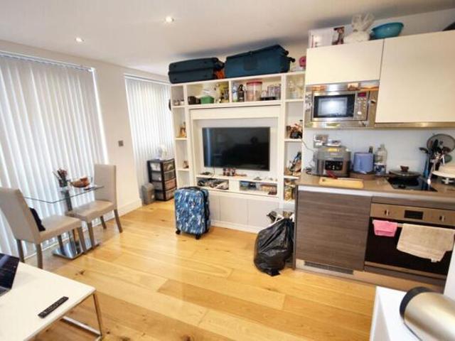 Apartment for sale in Hayes, Hayes