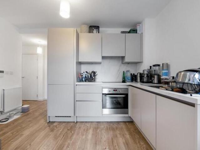 Apartment for sale in Plashet, Greater London