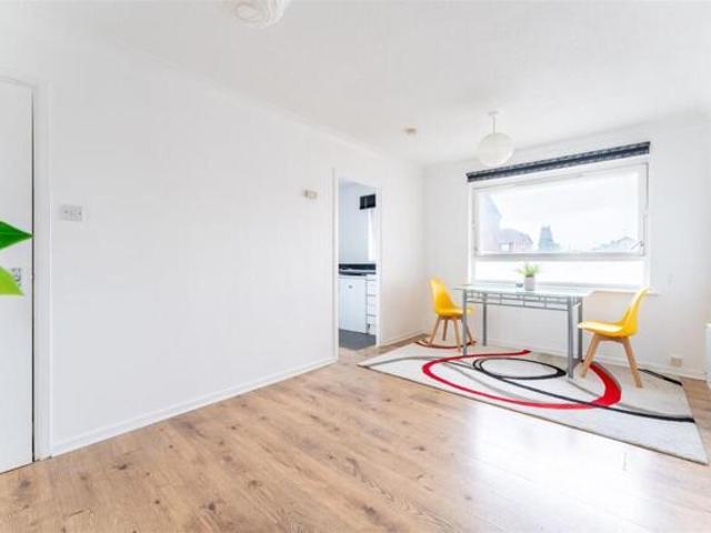 Apartment for sale in Slough, Cippenham