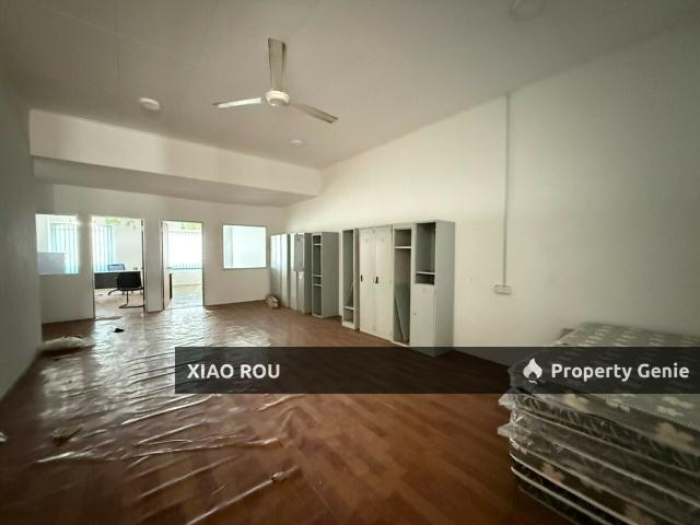 Shop for sale in Malaka