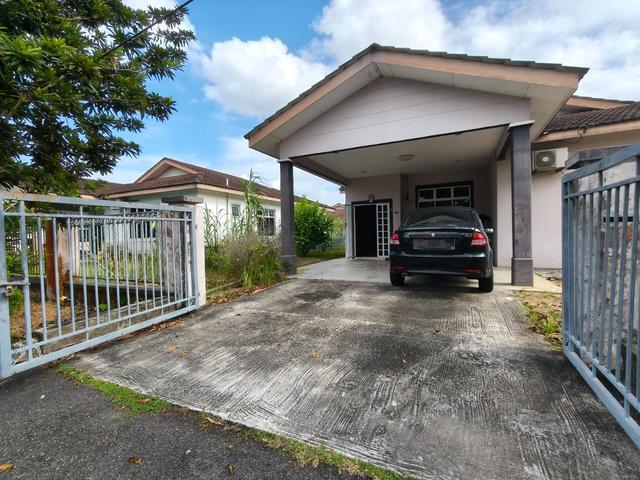 Bungalow for sale in Kluang, Johor