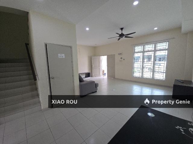 Terraced House for sale in Malaka