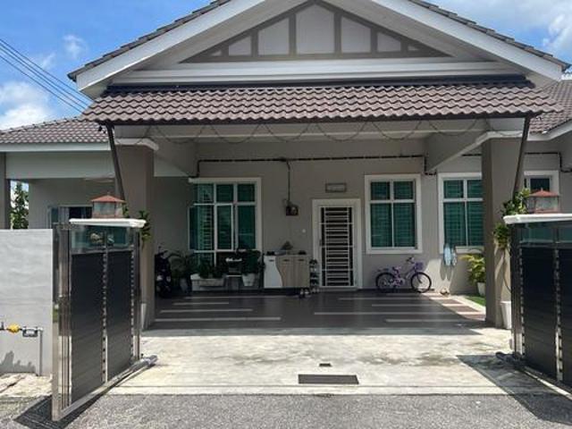 Residential House for sale in Batu Pahat, Johor