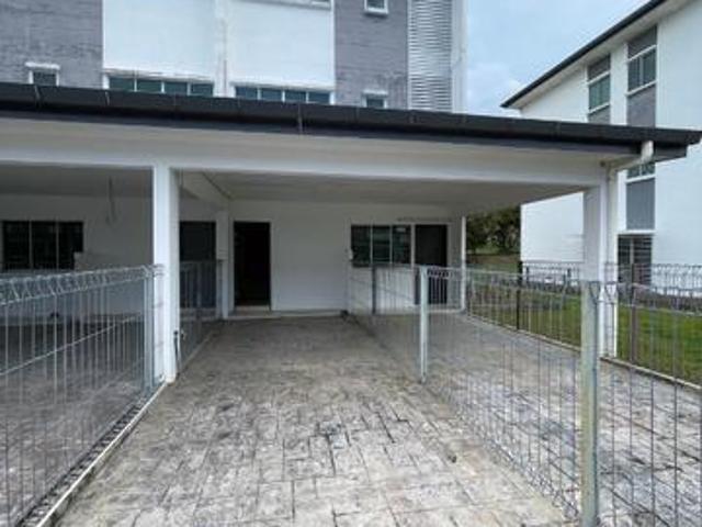 Townhouse for sale in Samarahan, Kota Samarahan