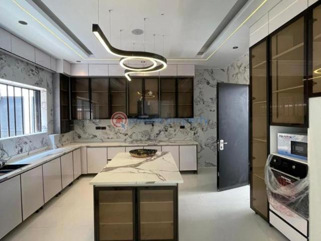 House for sale in Eti Osa, Lagos