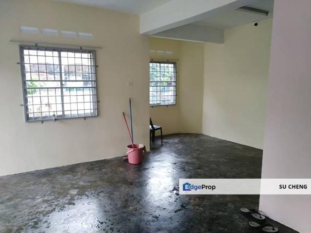 House for sale in Malaka