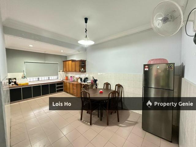 Terraced House for sale in Malaka