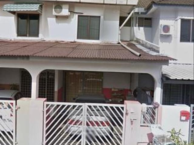 Terraced House for sale in Malaka
