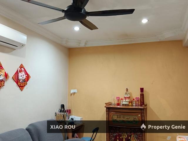 Terraced House for sale in Malaka