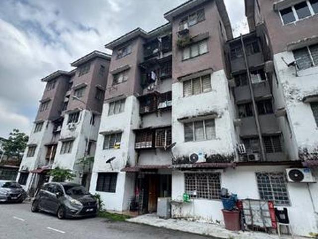 Flat for sale in Petaling, Subang Jaya
