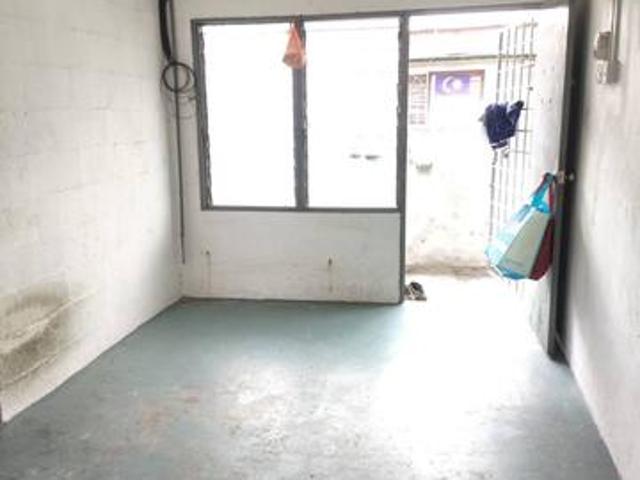 Flat for sale in Petaling, Subang Jaya